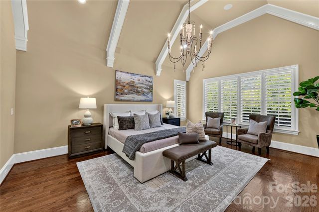808 Huntington Park Drive, Charlotte, NC 28211