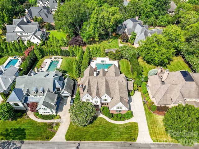 808 Huntington Park Drive, Charlotte, NC 28211