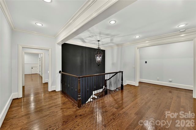 808 Huntington Park Drive, Charlotte, NC 28211