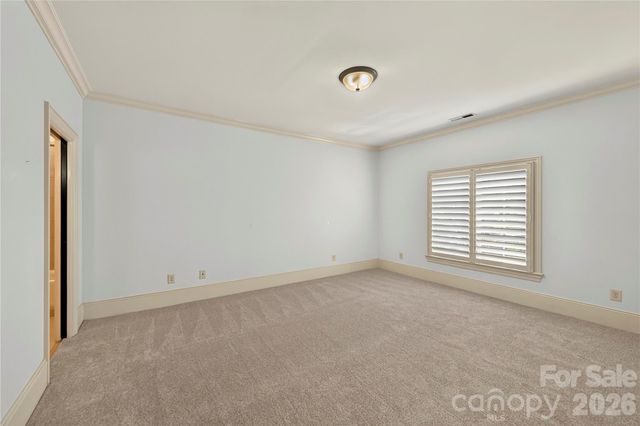 808 Huntington Park Drive, Charlotte, NC 28211