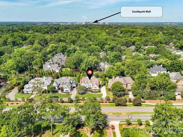 808 Huntington Park Drive, Charlotte, NC 28211