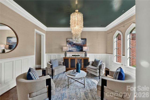 808 Huntington Park Drive, Charlotte, NC 28211