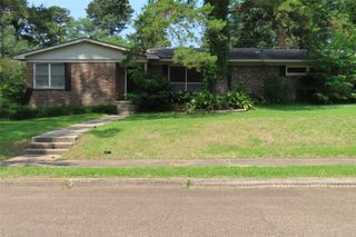 706 NW 6th Street NW, Springhill, LA 71075