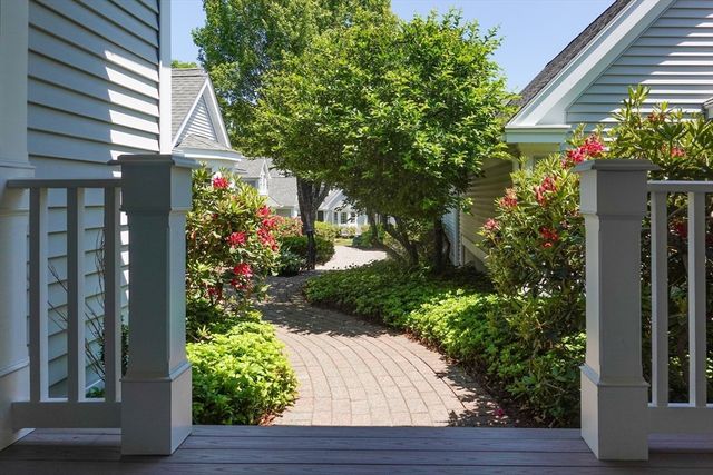 17 Highcroft Way 17, Hopkinton, MA 01748