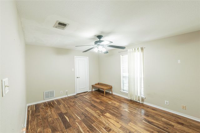 1713 Oak Creek Drive, Sherman, TX 75092