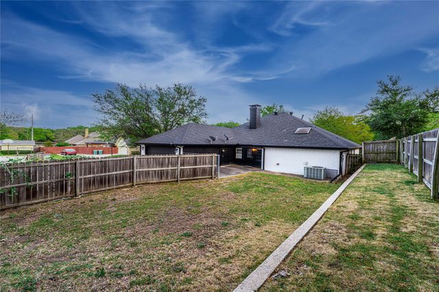 1713 Oak Creek Drive, Sherman, TX 75092
