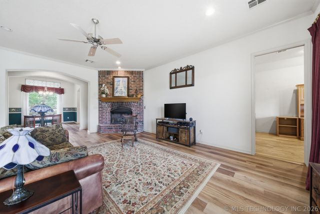 1504 W Trenton Street, Broken Arrow, OK 74012