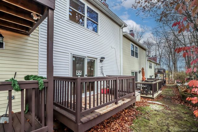 25 Padanaram Road APT 30, Danbury, CT 06811