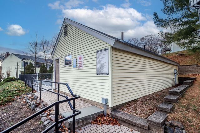 25 Padanaram Road APT 30, Danbury, CT 06811