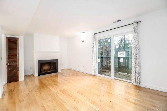 25 Padanaram Road APT 30, Danbury, CT 06811