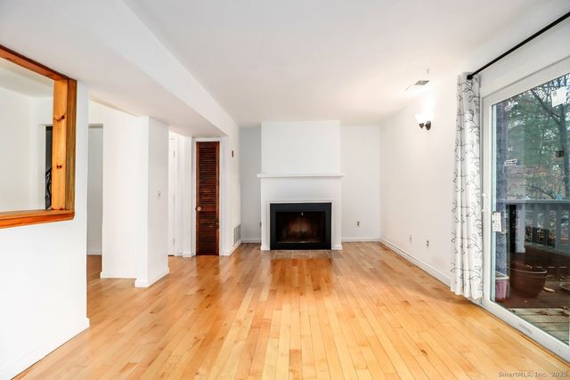 25 Padanaram Road APT 30, Danbury, CT 06811