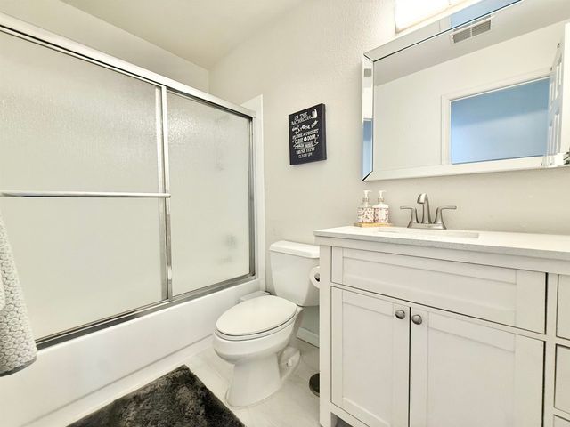 3601 Balfour Ln, Modesto, CA 95357