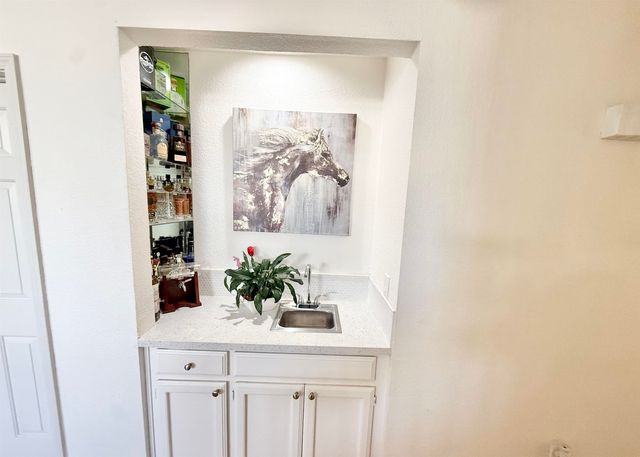 3601 Balfour Ln, Modesto, CA 95357