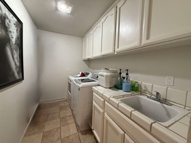 3601 Balfour Ln, Modesto, CA 95357