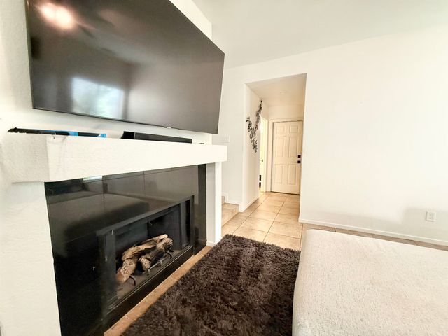 3601 Balfour Ln, Modesto, CA 95357