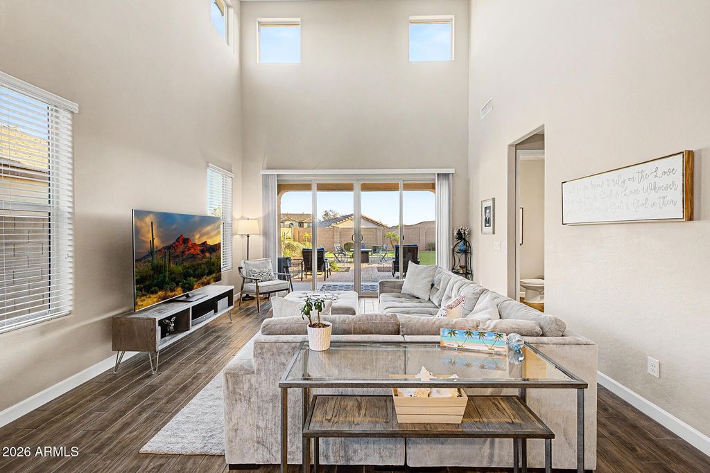 Image 13 of property listing at 12019 W LONE TREE Trail, Peoria, AZ 85383