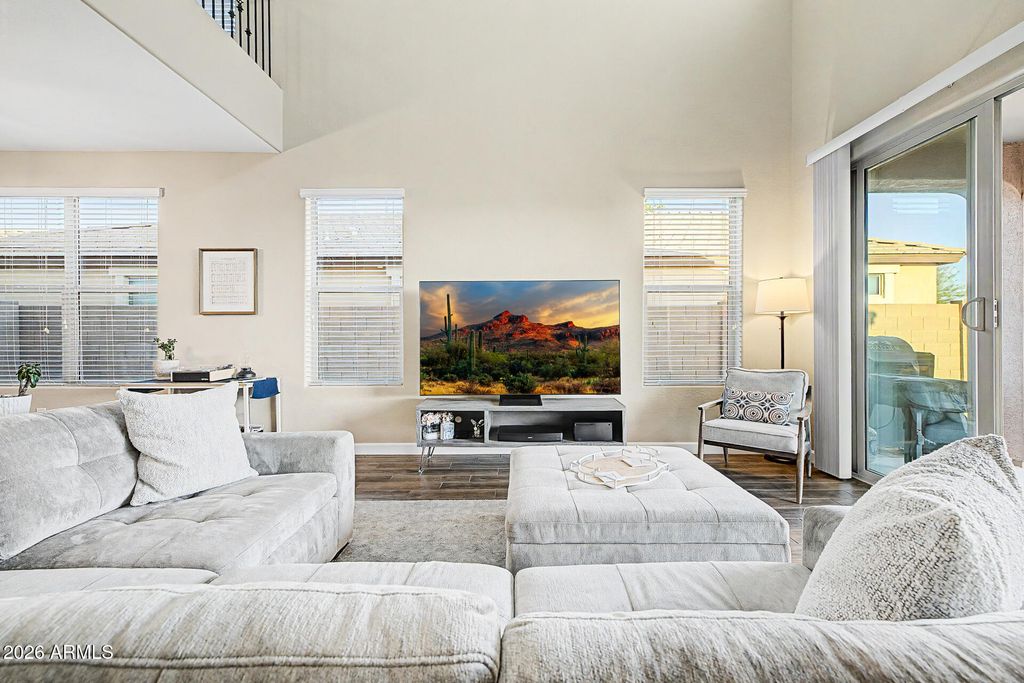 Image 18 of property listing at 12019 W LONE TREE Trail, Peoria, AZ 85383
