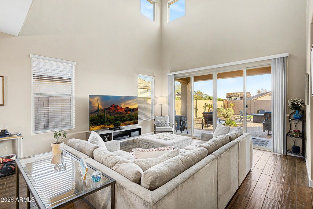 Image 2 of property listing at 12019 W LONE TREE Trail, Peoria, AZ 85383