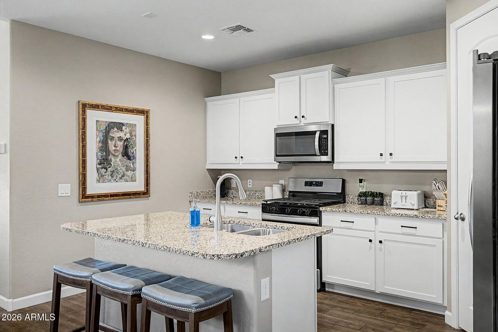 Image 25 of property listing at 12019 W LONE TREE Trail, Peoria, AZ 85383