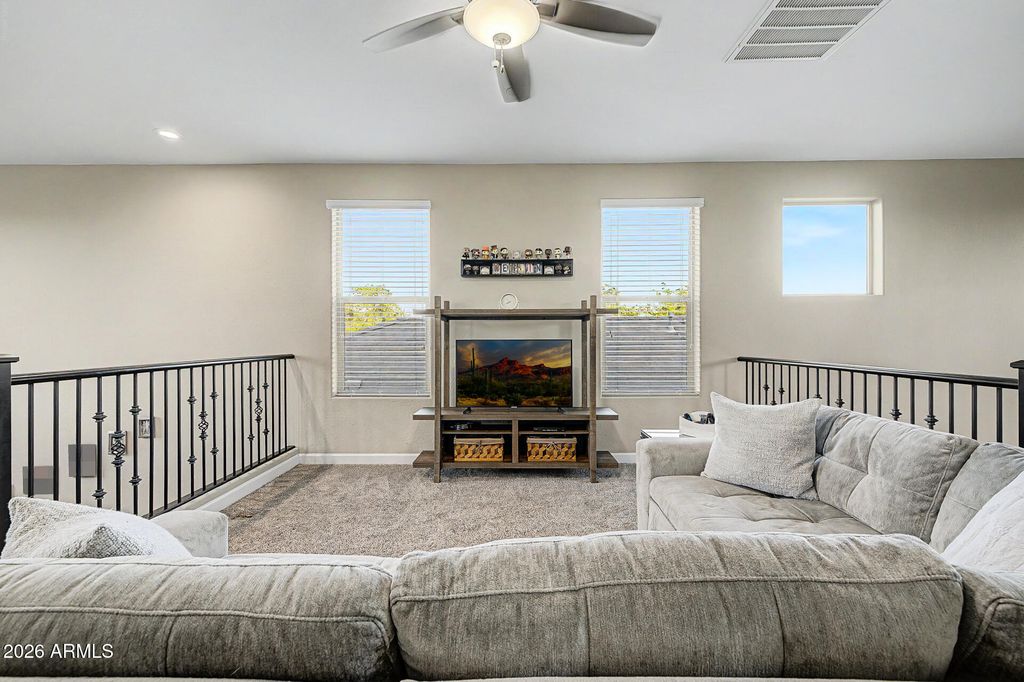 Image 37 of property listing at 12019 W LONE TREE Trail, Peoria, AZ 85383