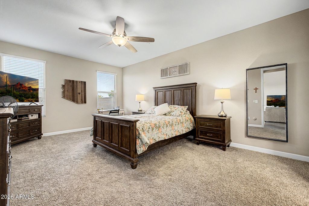 Image 4 of property listing at 12019 W LONE TREE Trail, Peoria, AZ 85383