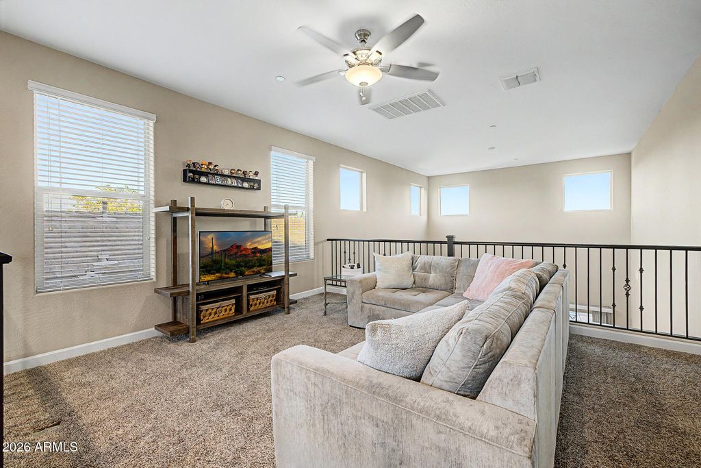Image 5 of property listing at 12019 W LONE TREE Trail, Peoria, AZ 85383