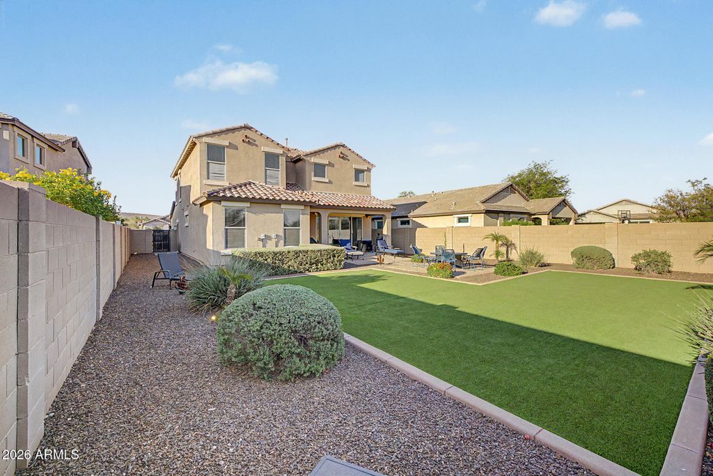 Image 50 of property listing at 12019 W LONE TREE Trail, Peoria, AZ 85383