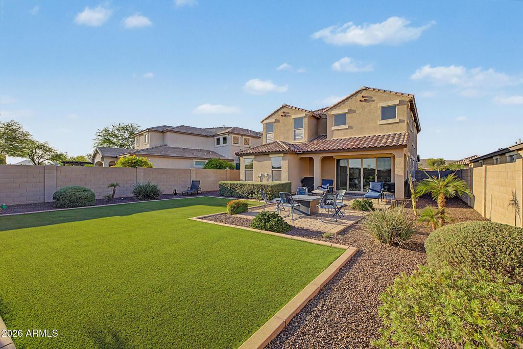 Image 52 of property listing at 12019 W LONE TREE Trail, Peoria, AZ 85383