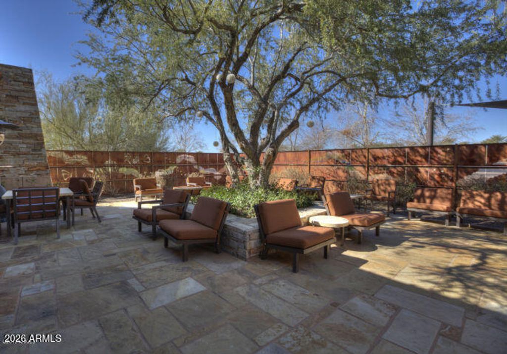 Image 64 of property listing at 12019 W LONE TREE Trail, Peoria, AZ 85383