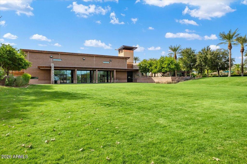 Image 83 of property listing at 12019 W LONE TREE Trail, Peoria, AZ 85383