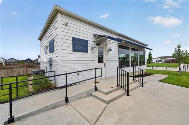 23722 E 11th Street S, Blue Springs, MO 64056
