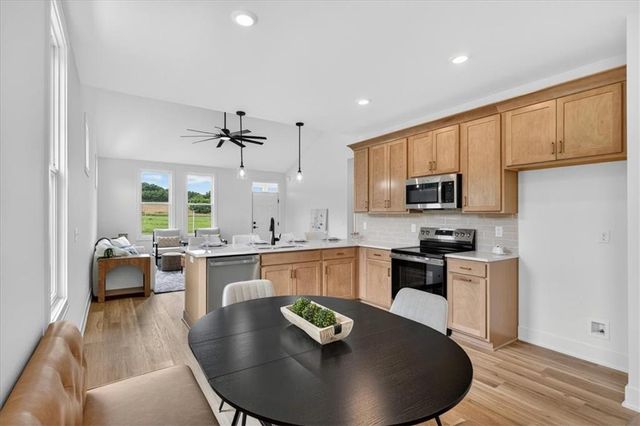 23722 E 11th Street S, Blue Springs, MO 64056