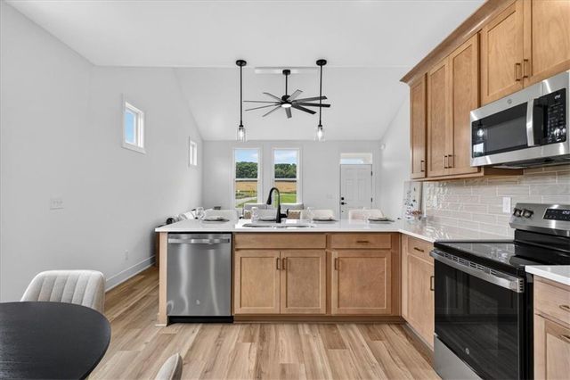 23722 E 11th Street S, Blue Springs, MO 64056