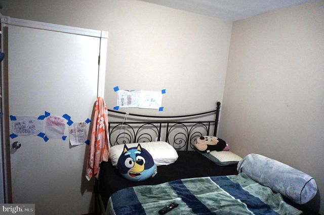 327 WOODLAND ST, Trenton, NJ 08610