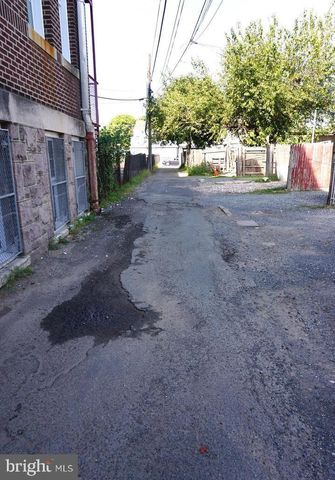 327 WOODLAND ST, Trenton, NJ 08610