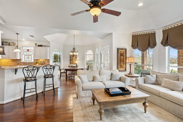 308 Green Oaks Drive, League City, TX 77573