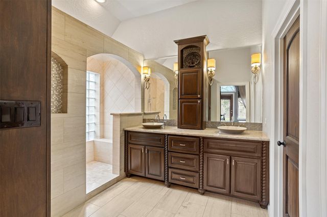 308 Green Oaks Drive, League City, TX 77573