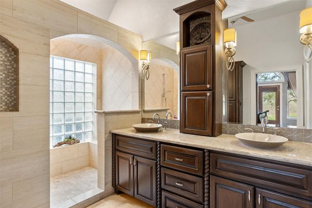 308 Green Oaks Drive, League City, TX 77573