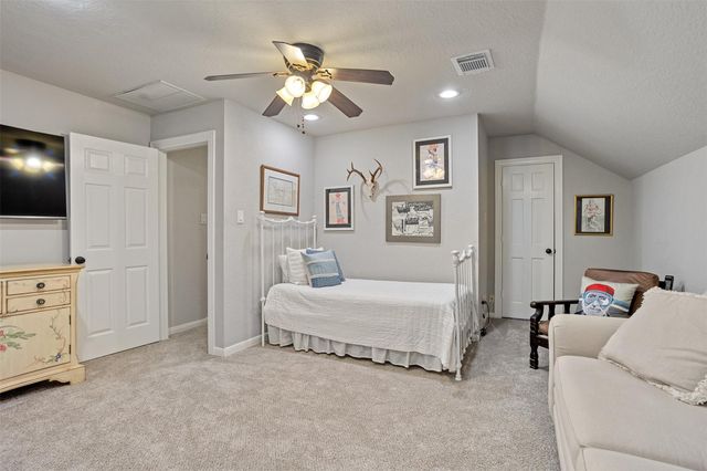 308 Green Oaks Drive, League City, TX 77573