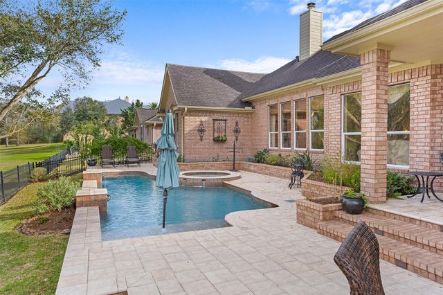 308 Green Oaks Drive, League City, TX 77573