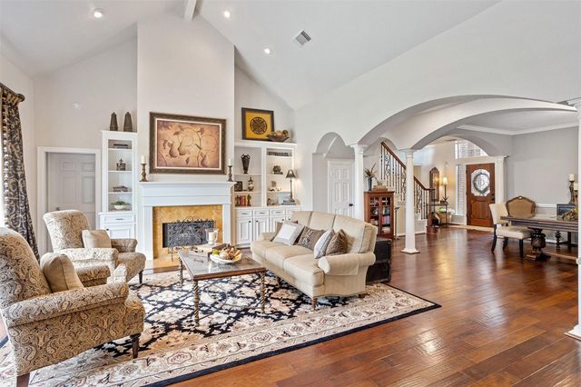 308 Green Oaks Drive, League City, TX 77573