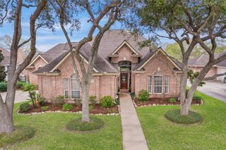 308 Green Oaks Drive, League City, TX 77573