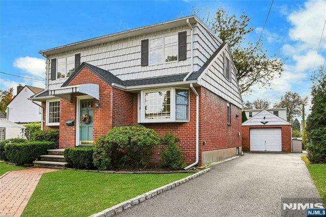 59 Chestnut Avenue, Rochelle Park, NJ 07662