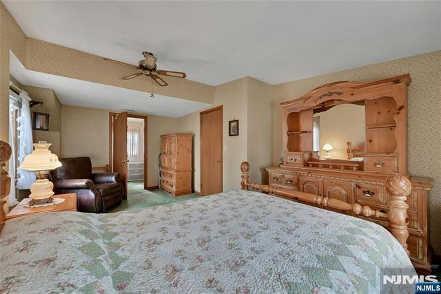 59 Chestnut Avenue, Rochelle Park, NJ 07662