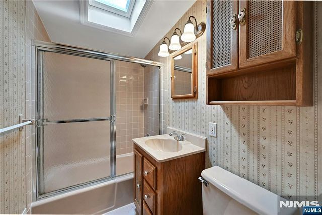 59 Chestnut Avenue, Rochelle Park, NJ 07662