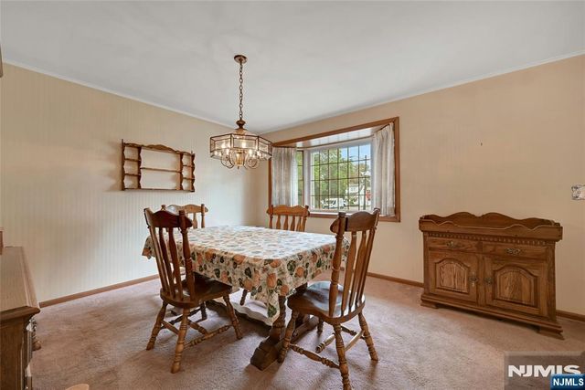 59 Chestnut Avenue, Rochelle Park, NJ 07662