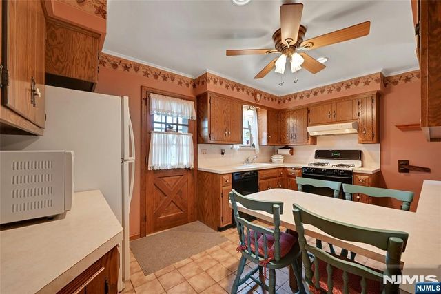 59 Chestnut Avenue, Rochelle Park, NJ 07662