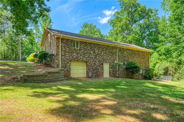 341 Piedmont Golf Course Road, Piedmont, SC 29673