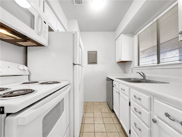 7122 Premont Dr C202, Corpus Christi, TX 78414