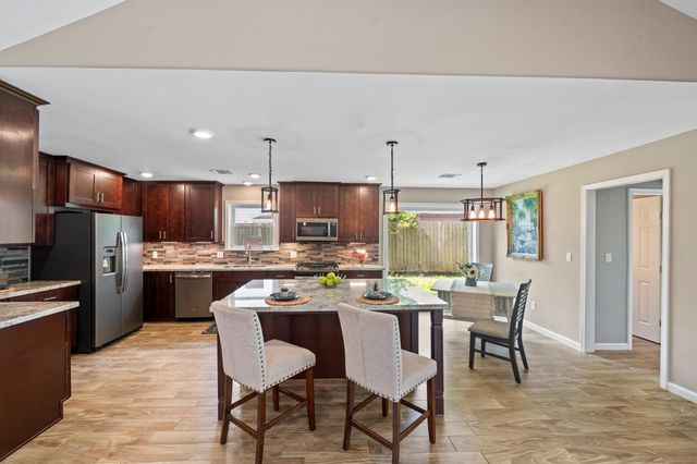 210 Big Hollow Lane, Houston, TX 77042